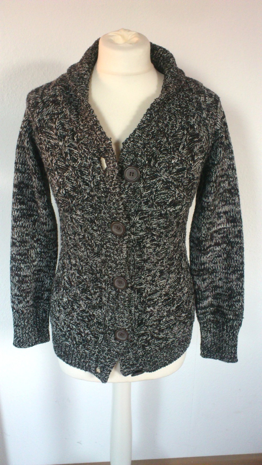 Schwarz braun weiß melierter Cardigan hüftlang Größe XS S 34 36 Fresh Made