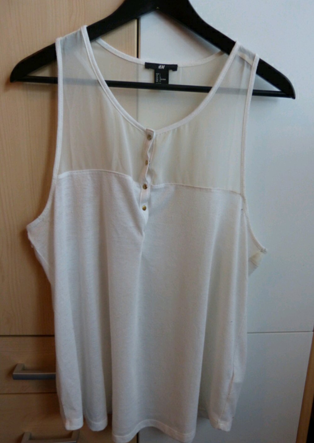 Cremfarbendes Top