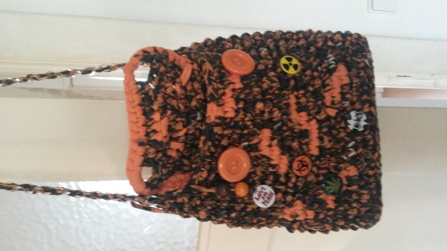 Handgemachte Orange / Schwarze Umhängetasche