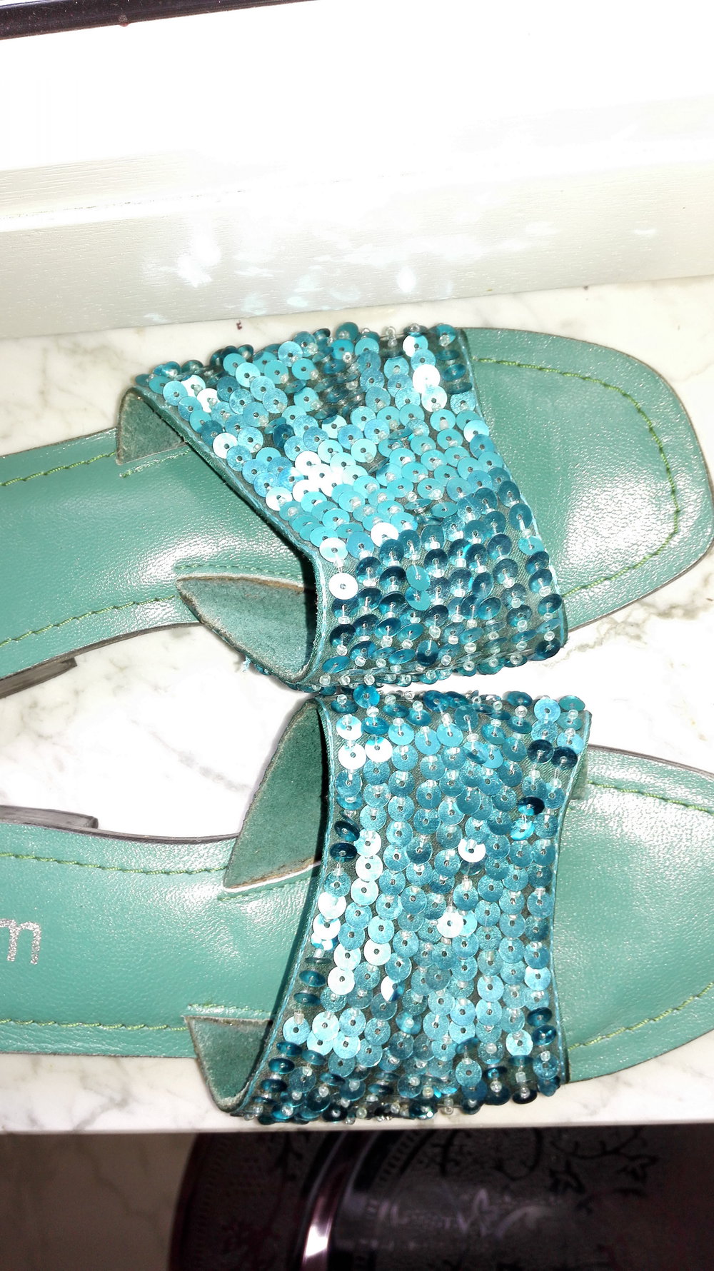 Sandalen mit Pailetten, türkis