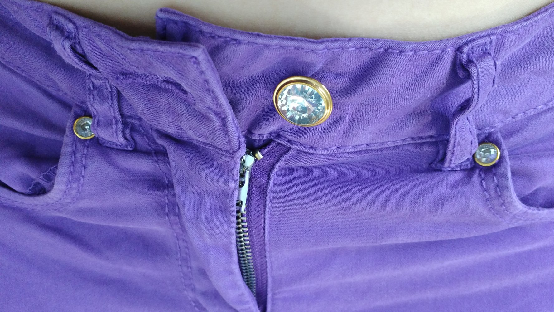 lila Jeanshose