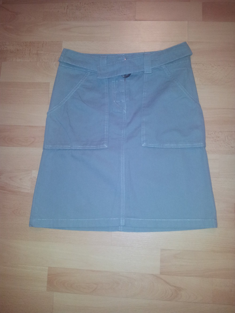 Sehr schöner Rock in Khaki grün, NEU
