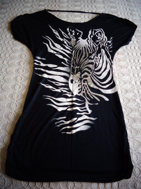 #Shirt Longshirt ca. Gr. 34/36 bzw. ca. Gr. XS/S schwarz mit Silberdruck (Zebra)