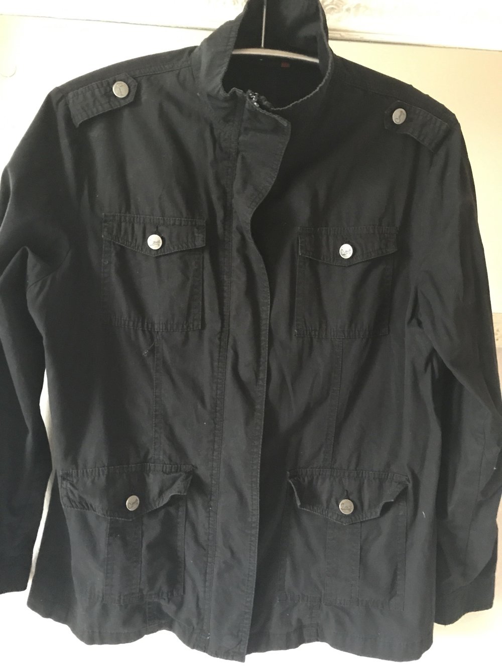 Schwarze Jacke im Parka-Stil Größe XL/44-46