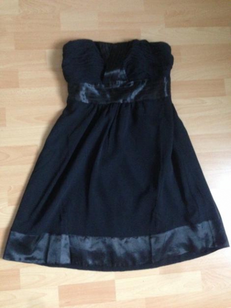 Schwarzes Trägerloses Abendkleid