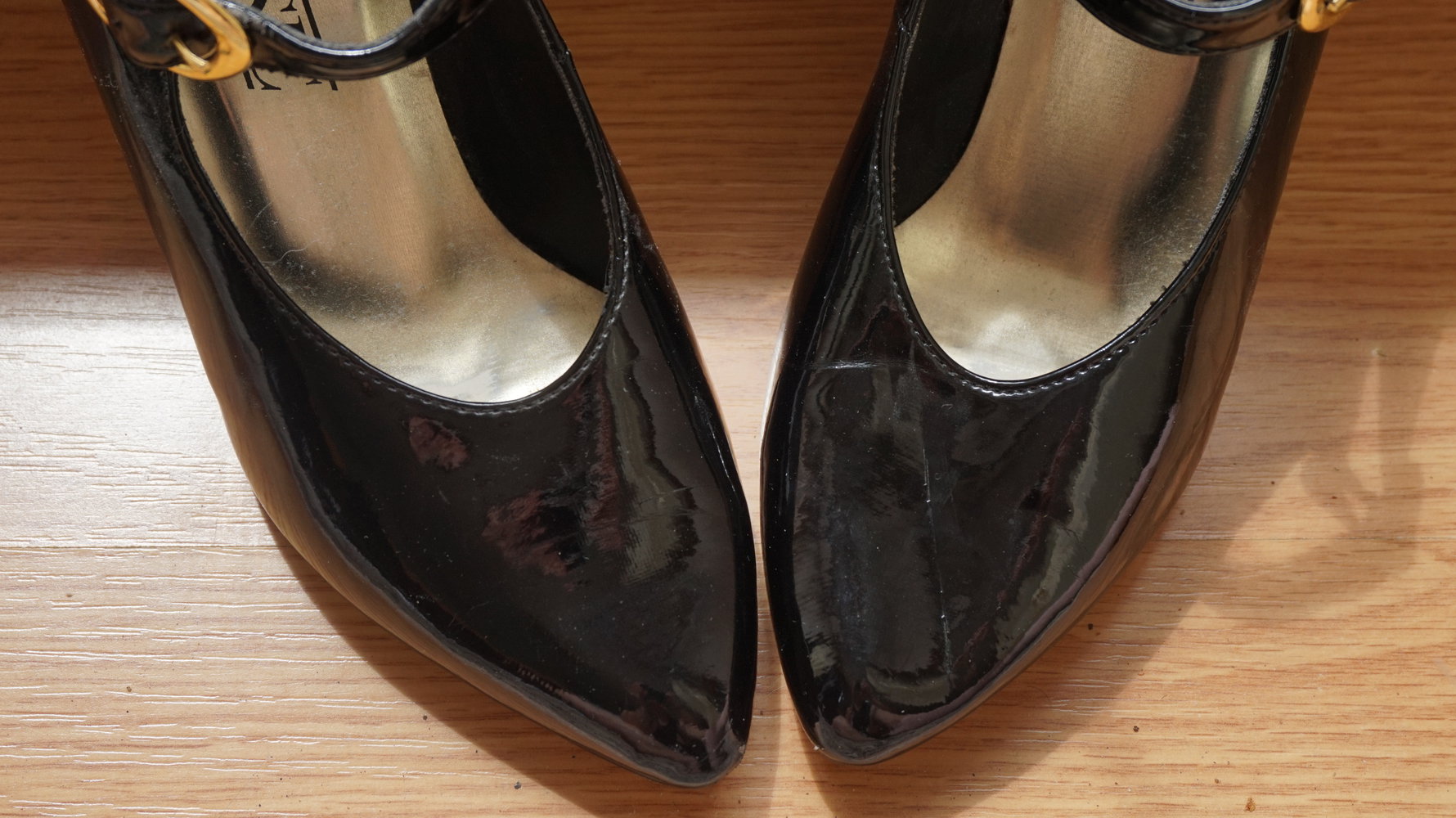 Schwarze Lackpumps