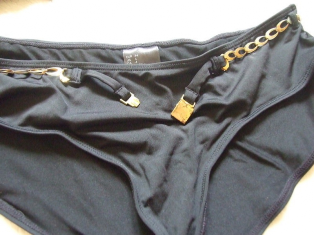 schwarzer Bikini mit goldenen Details H&M