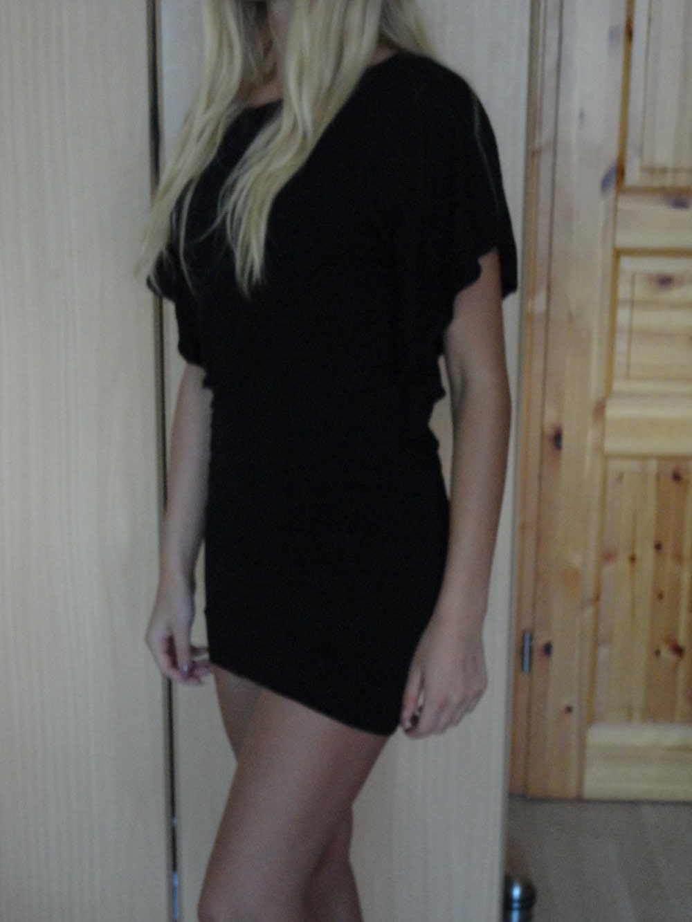 schwarzes Kleid