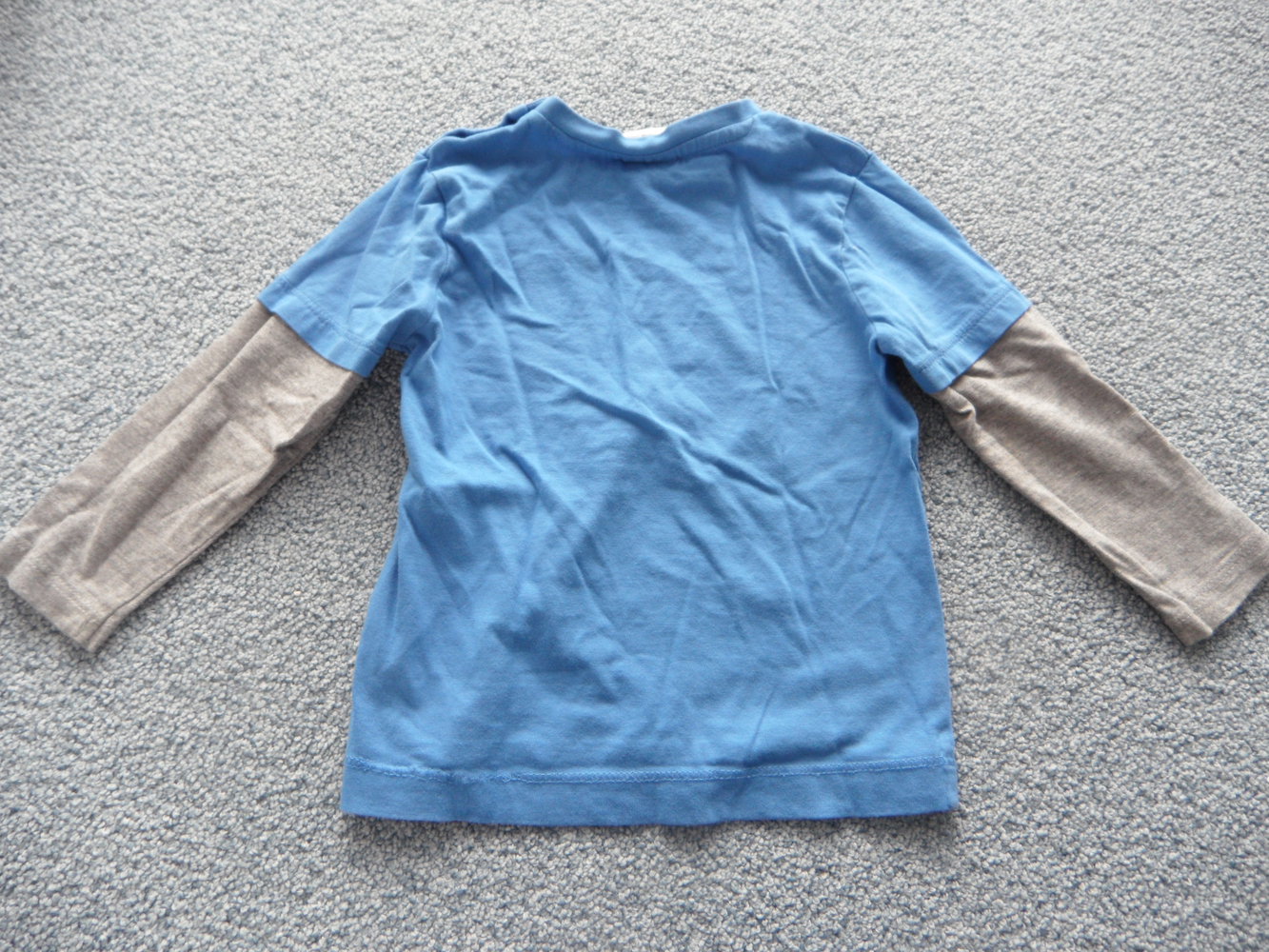 s.Oliver süßes Langarmshirt Lagenlook Fußspur-Druck