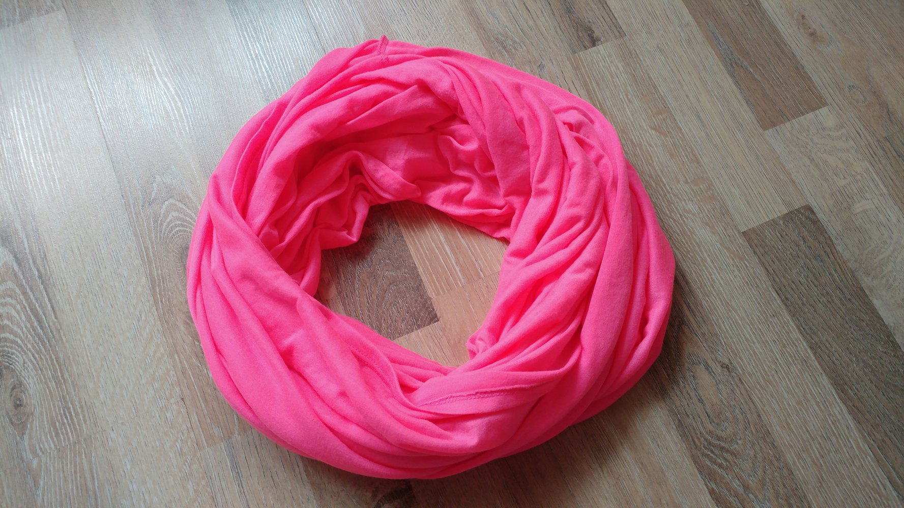 H&M toller Schlauchschall in Neonrosa