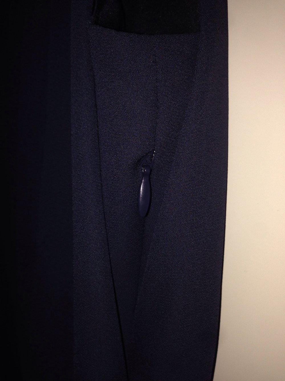 Dunkelblaues Abendkleid