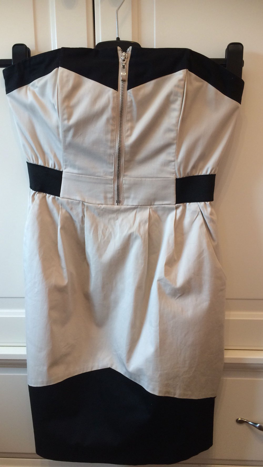 Kleid beige/schwarz H&M