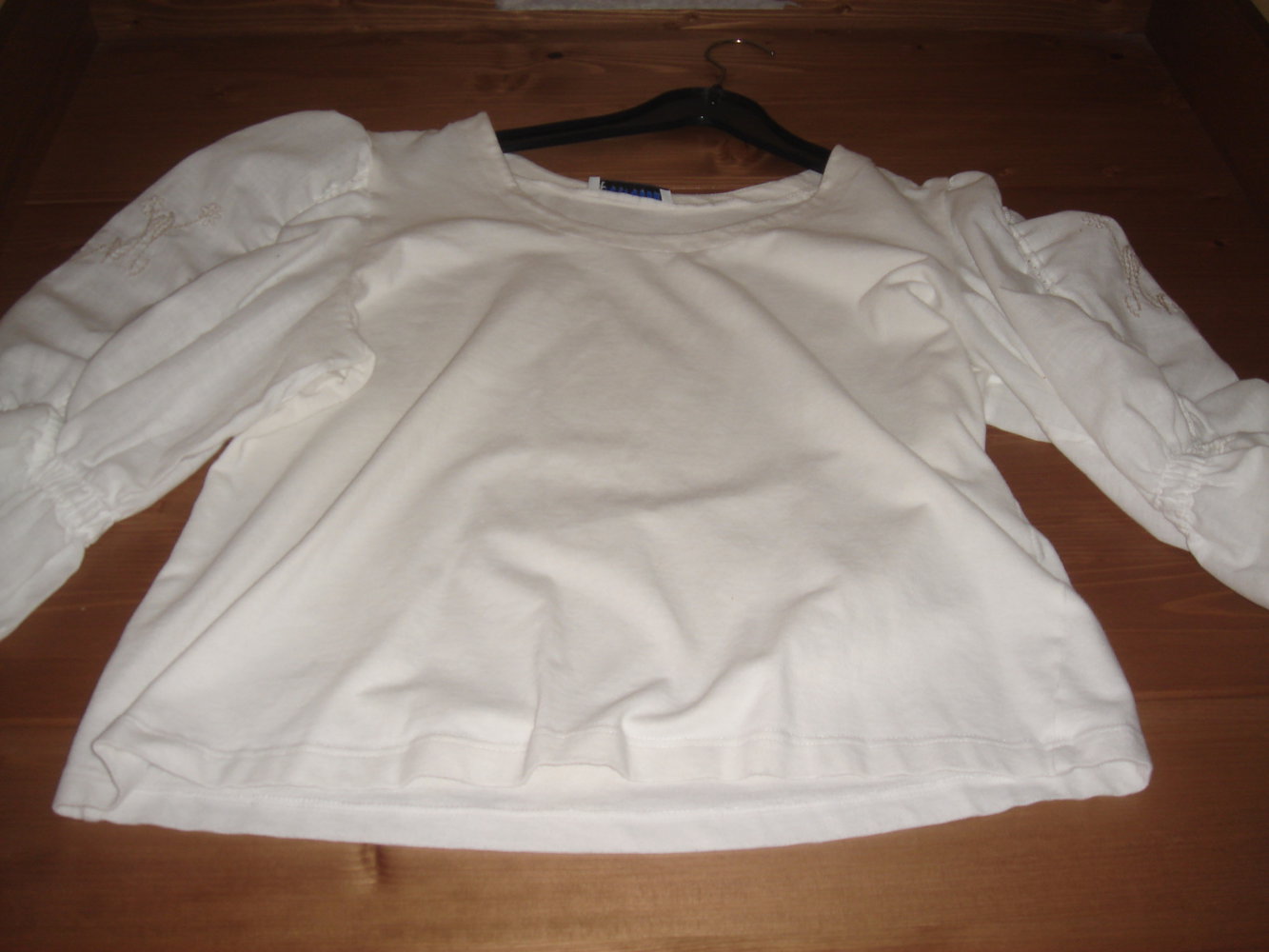 zauberhafte trachtenbluse gr.44 mit stickerei und puffärmeln