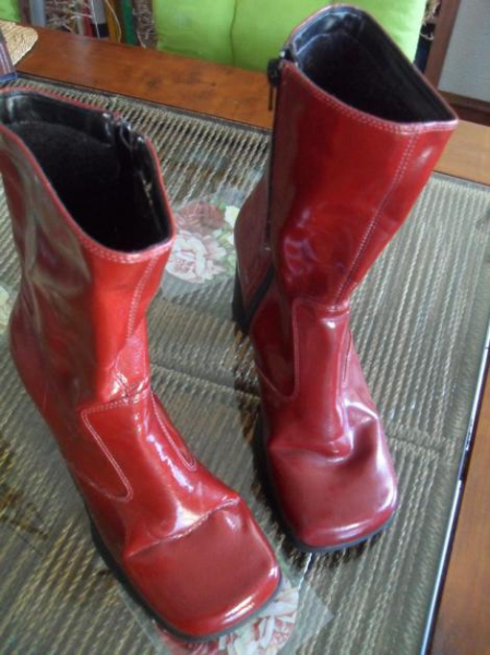 Lackstiefel