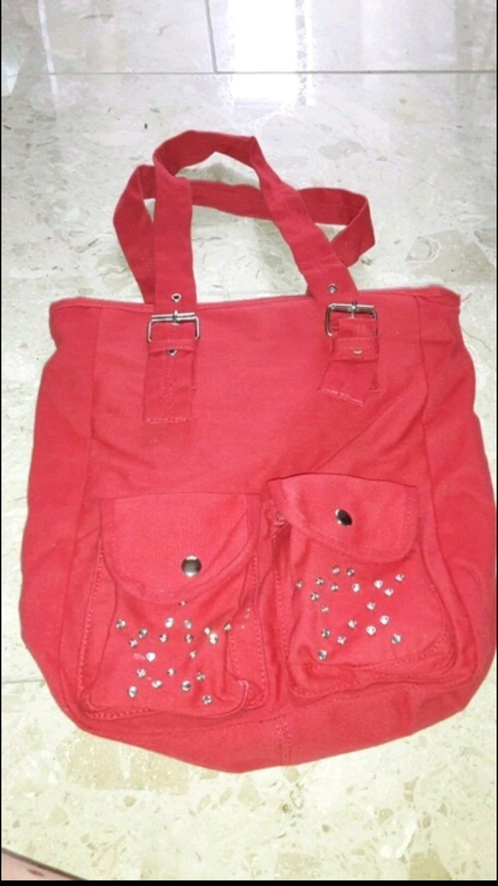 Schöne rote Tasche 