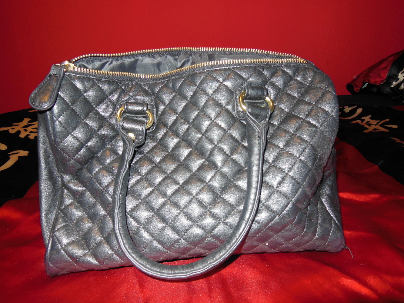 Schwarze Handtasche / Tragetasche AMISU