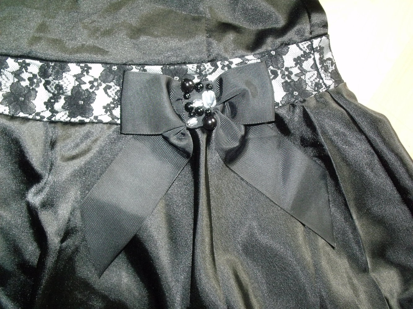 Knielanges Abendkleid