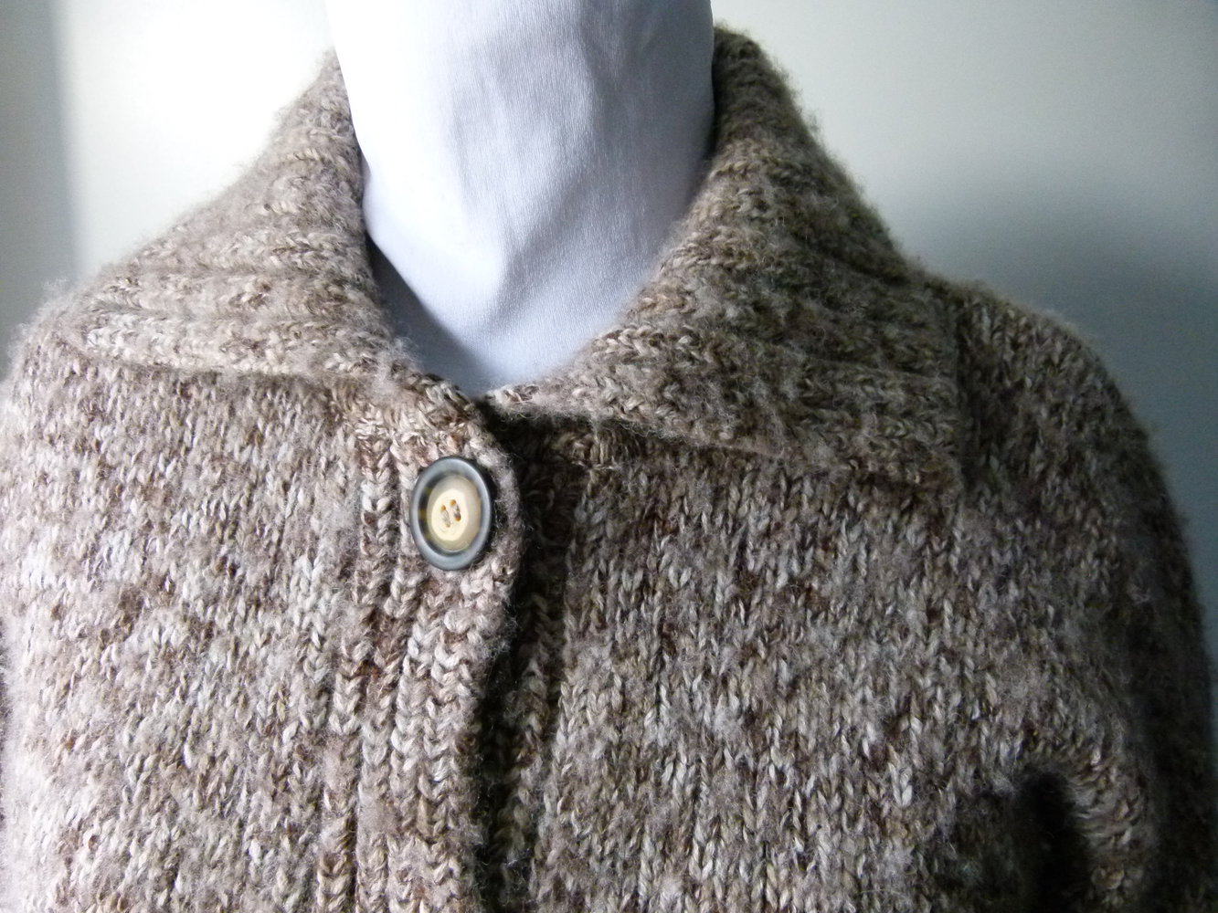 Strickjacke Cardigan, grau braun meliert, Winter Boho Mori Lagenlook