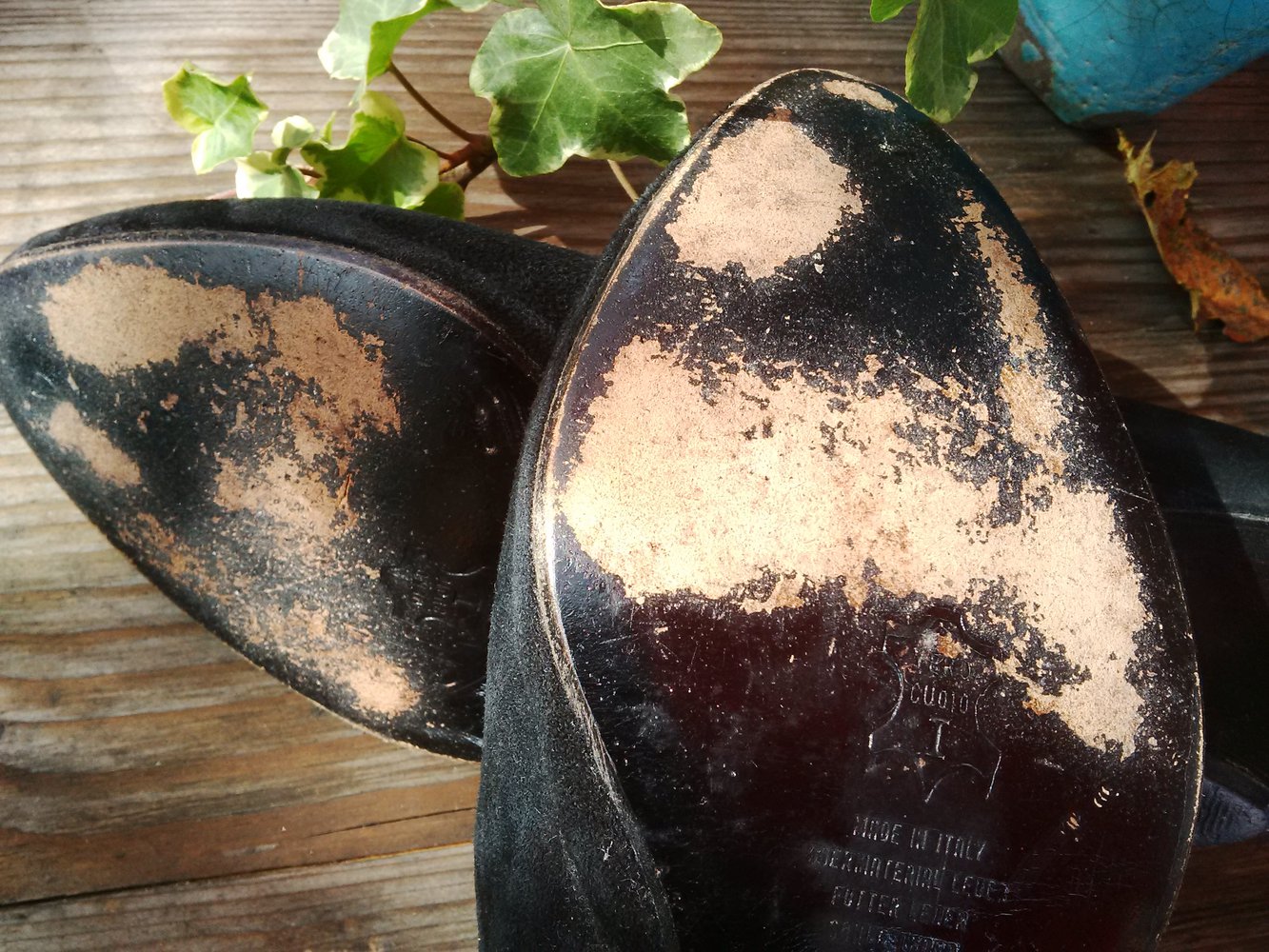 *Vintage* Samtig-schwarze Wildlederpumps