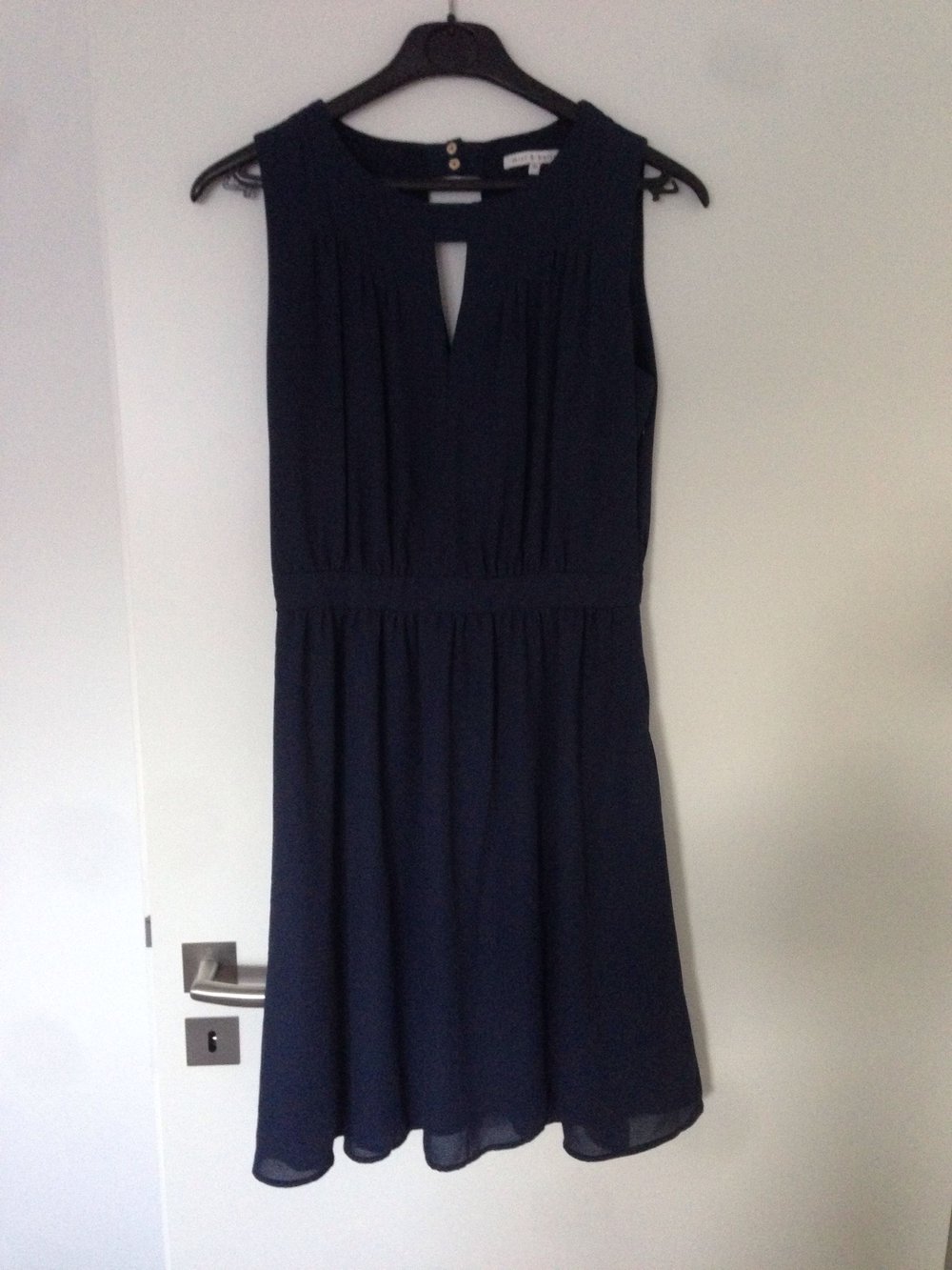 Dunkelblaues Abendkleid