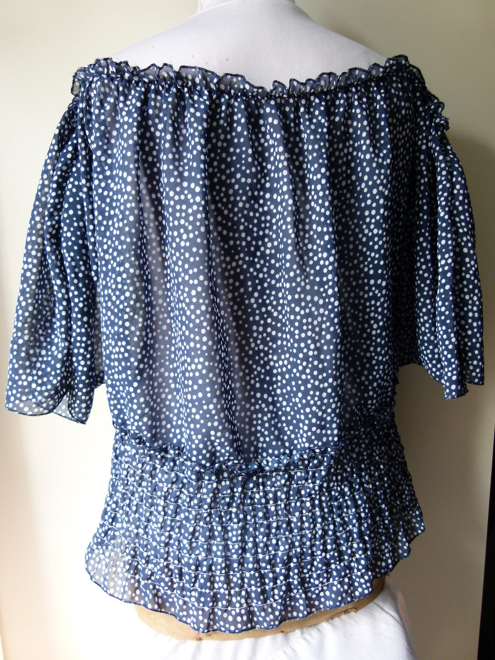Carmen Chiffon Tunika Bluse mit Schmetterlings-Ärmeln, dunkelblau weiß, Boho Mori Sommer Goa Festival Elfen