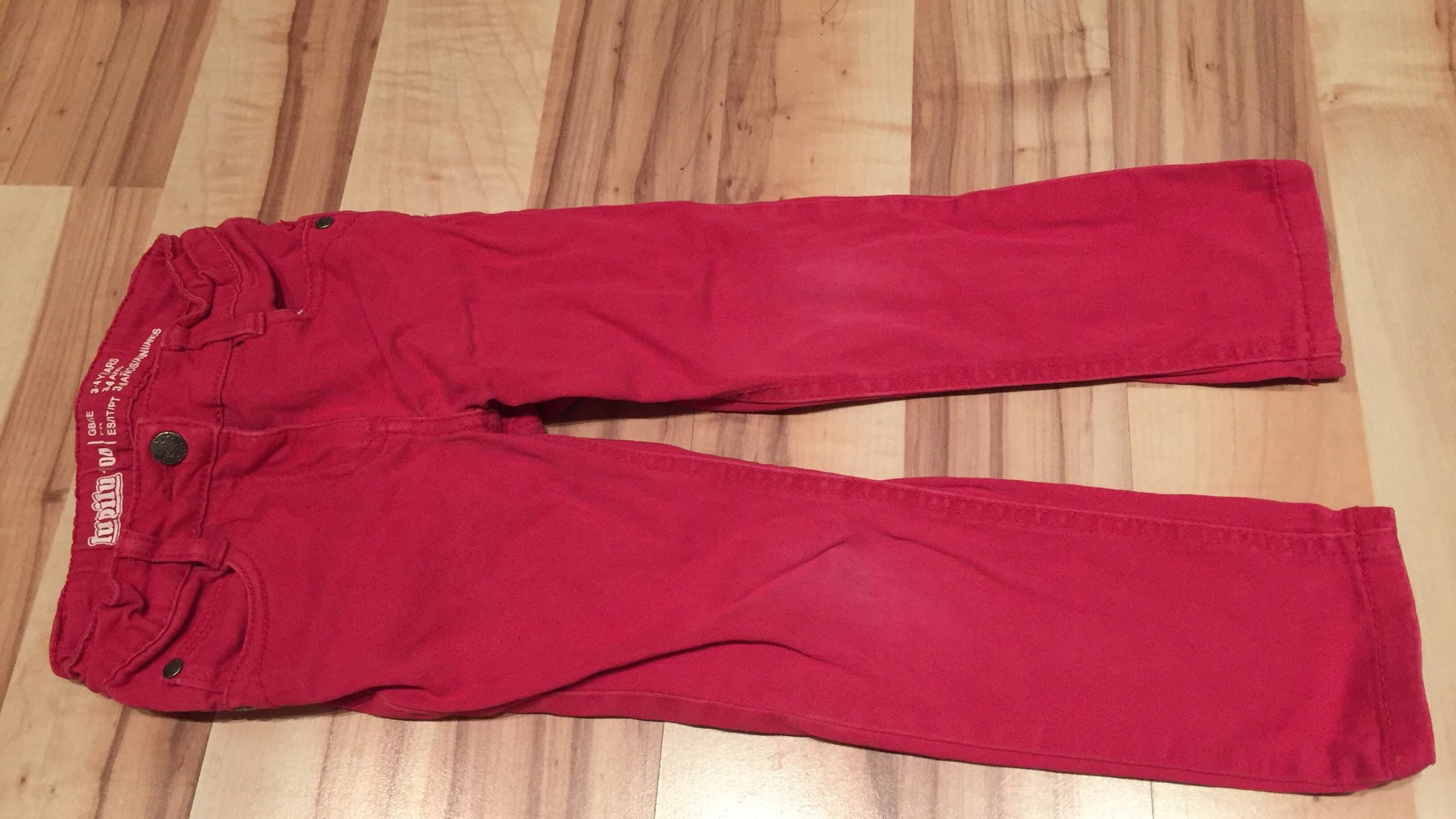 Jeanshose in Rot
