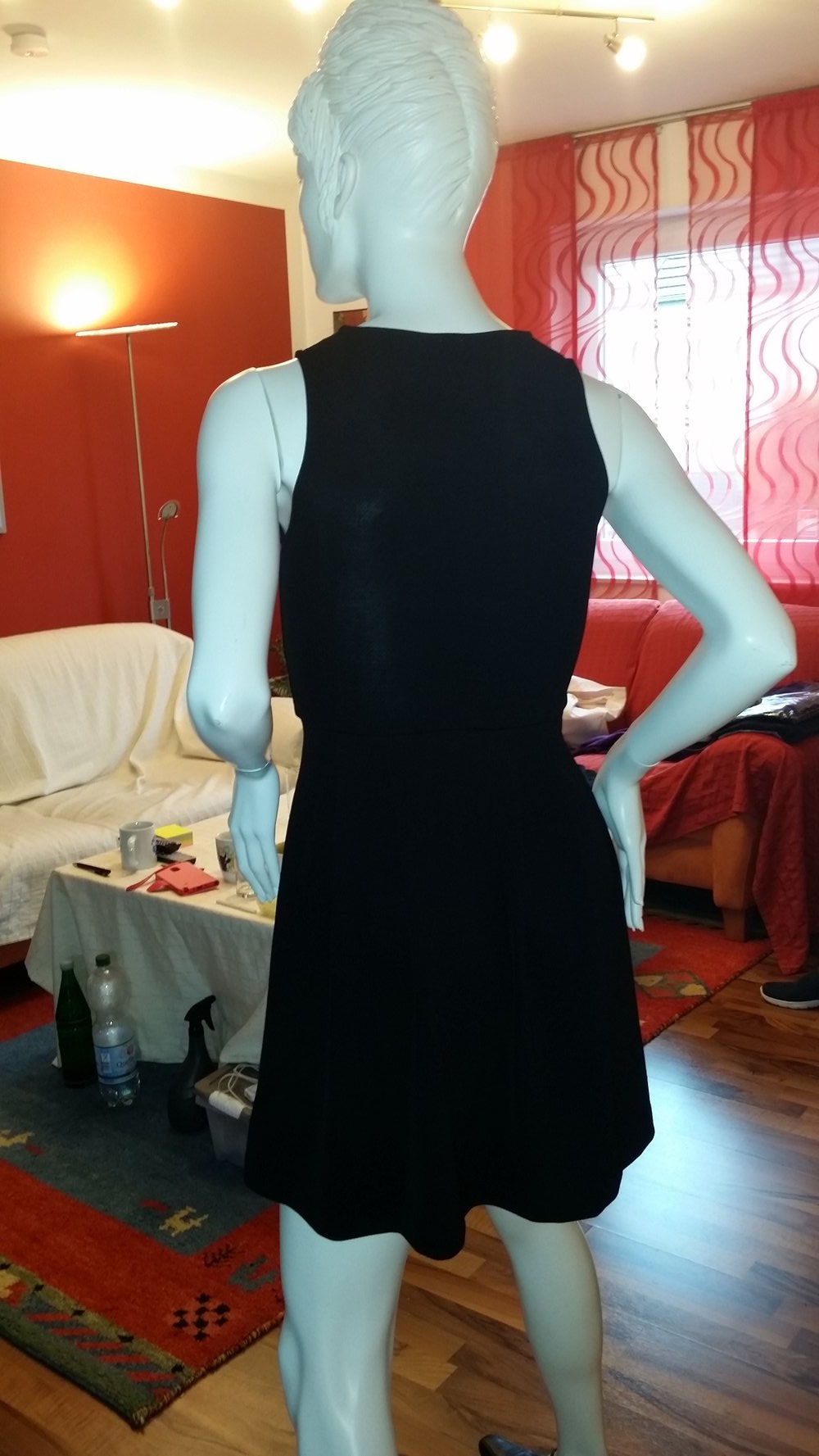 Kurzes schwarzes Kleid Größe 36 - neuwertig