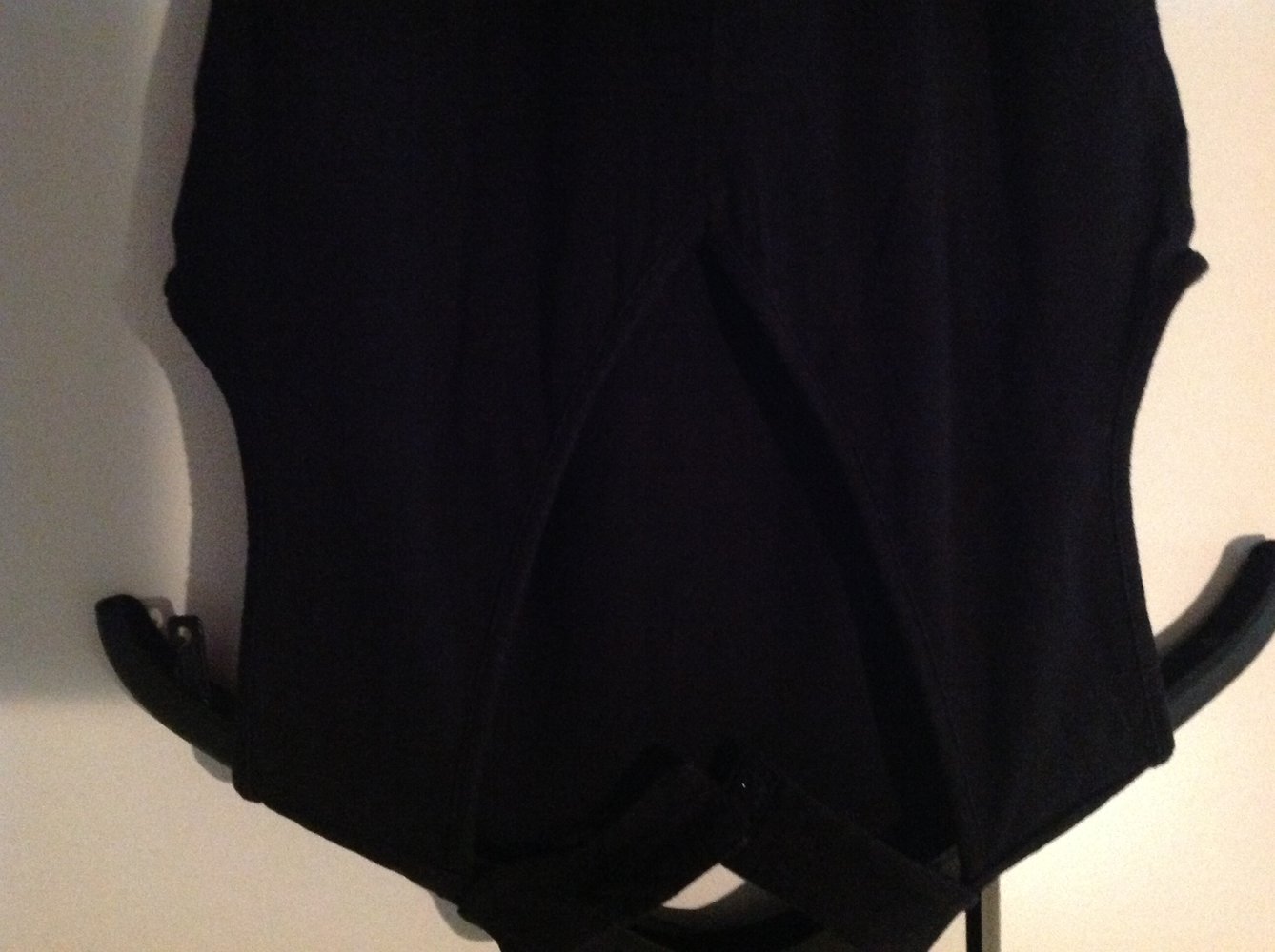 Schwarzes, kurzes kleid