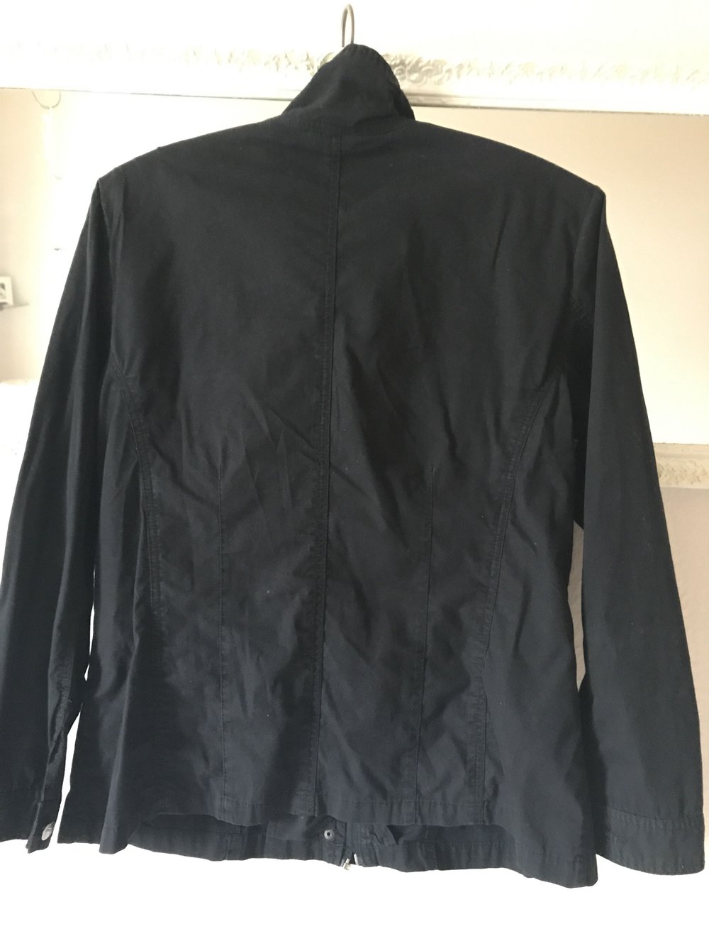 Schwarze Jacke im Parka-Stil Größe XL/44-46