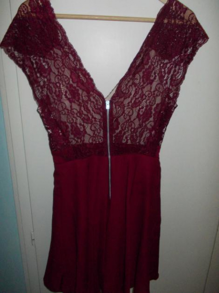 Hübsches Kleid von Elise Ryan