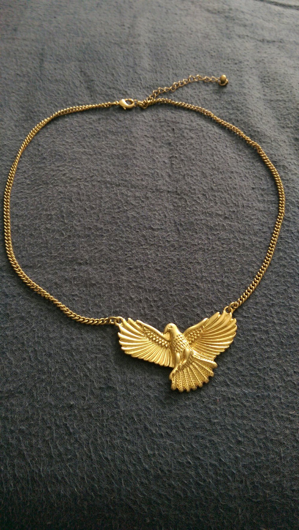 Halskette mit Vogel