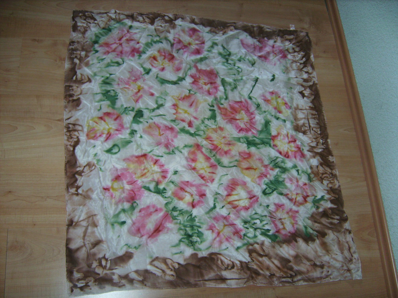 Silk! Einzelstück aus Seide! Tolles zartes Seidentuch in Pastellfarbenem Blumenprint. DIY Unikat in Batik Look! Tuch, Bandana, Schal, Accessoire, Hibiskus Blüte