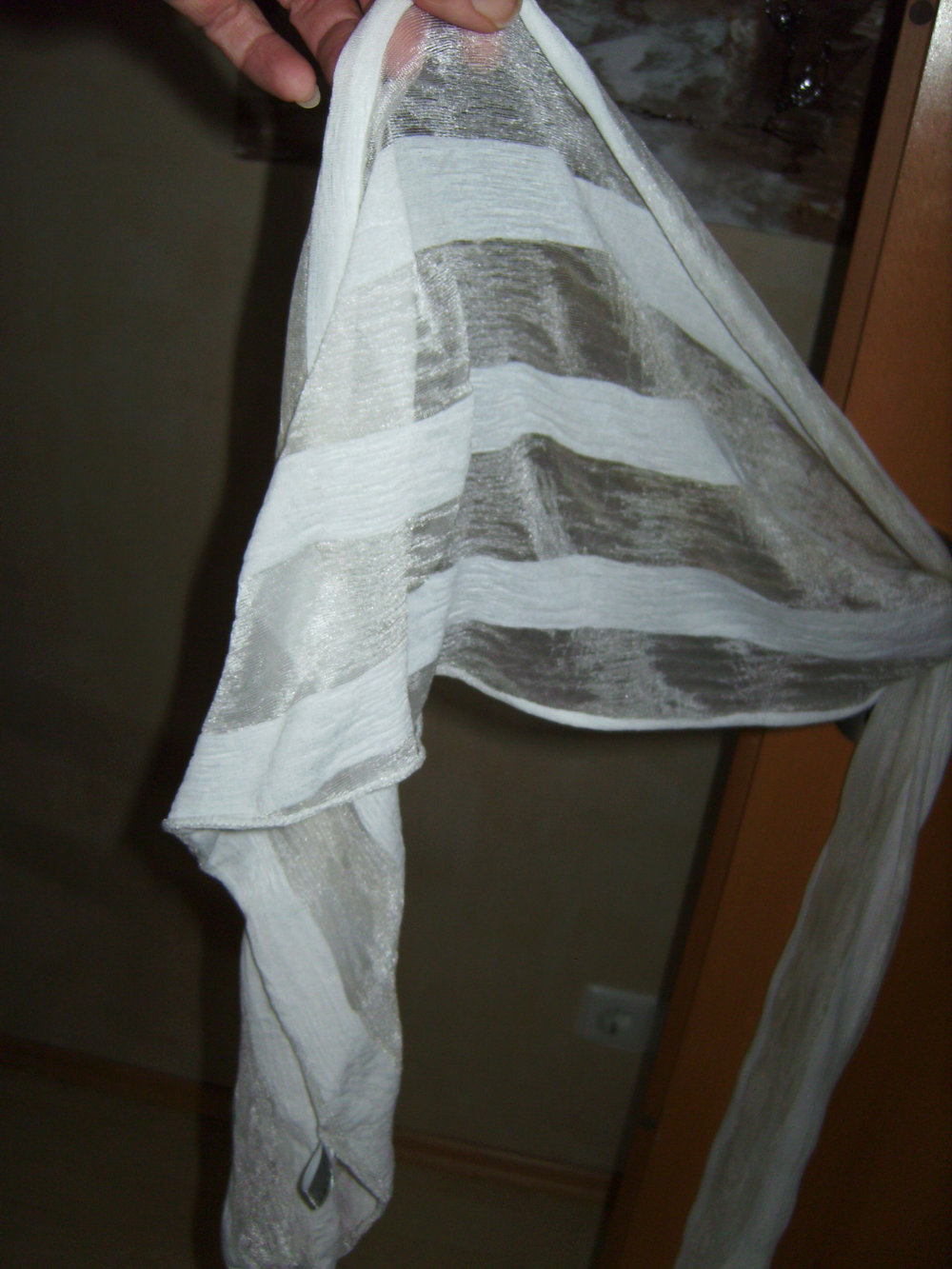 Sommerschal, leichter Schal, Transparent, Eierschalenweiß, glänzende Lace Optik, Tuch Festlich, 