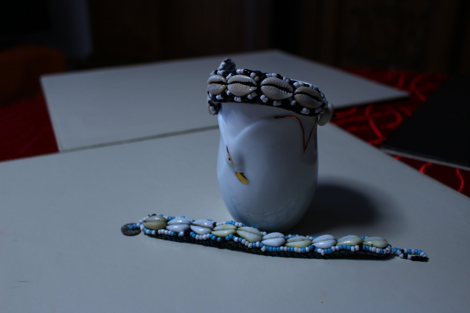 288. Zwei selfmade Muschelarmbänder zu verschenken