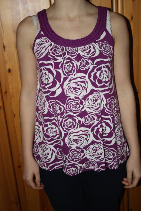 H&M: Lila Rosen Top