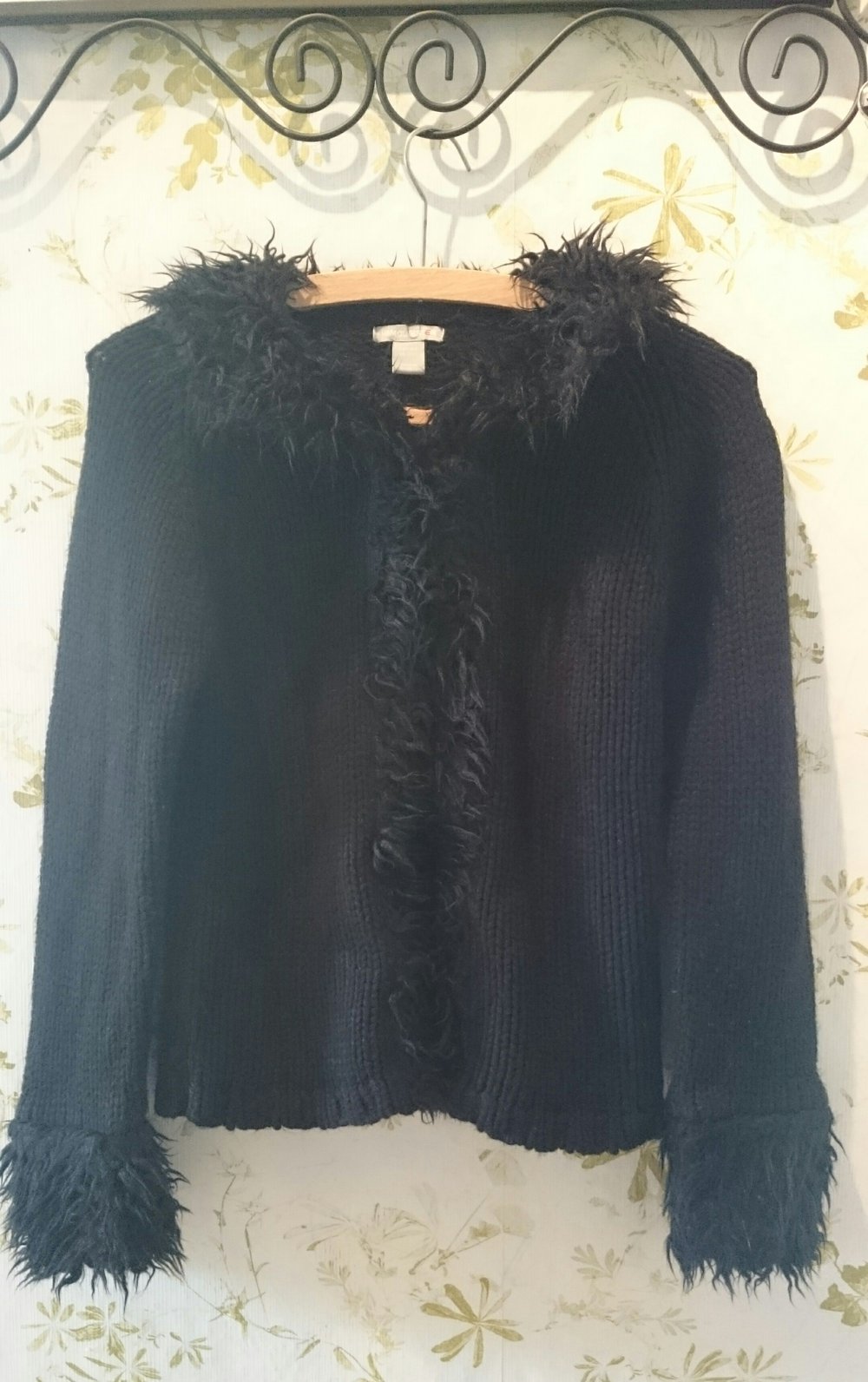 Strickjacke mit Flauschekragen