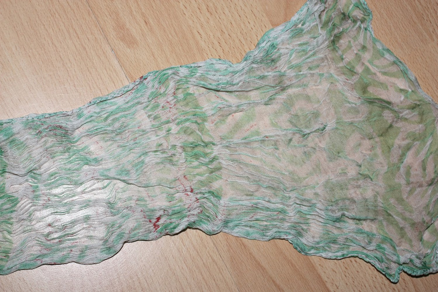 Grün gemusterter dünner Schal, Sommerlicher Schal, Halstuch, Tuch