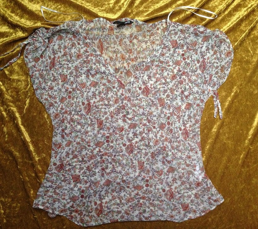 Romantisches Blumenshirt Blütentop semitransparent H & M! Zauberhaft Vintage Bohemian Hippie