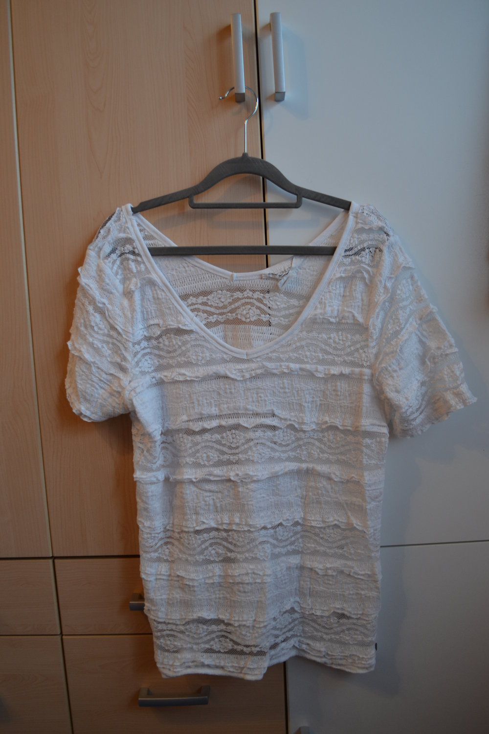 weißes T-Shirt