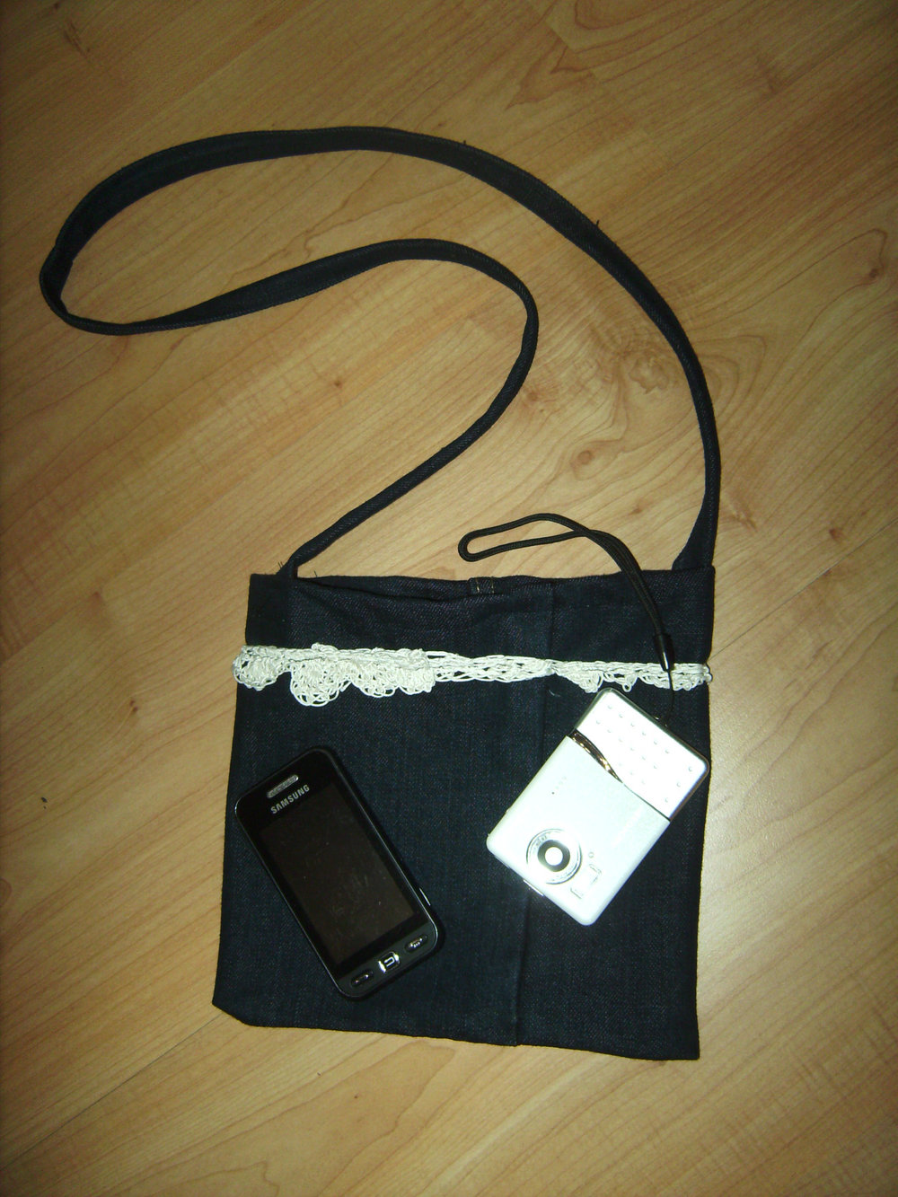 Beuteltasche, Festival Tasche, Jeans Upcycling Unikat!  Umhängetasche Einzelstück Jeansstoff, Beutel klein Stickerei Romantik, Party, Event, Motto