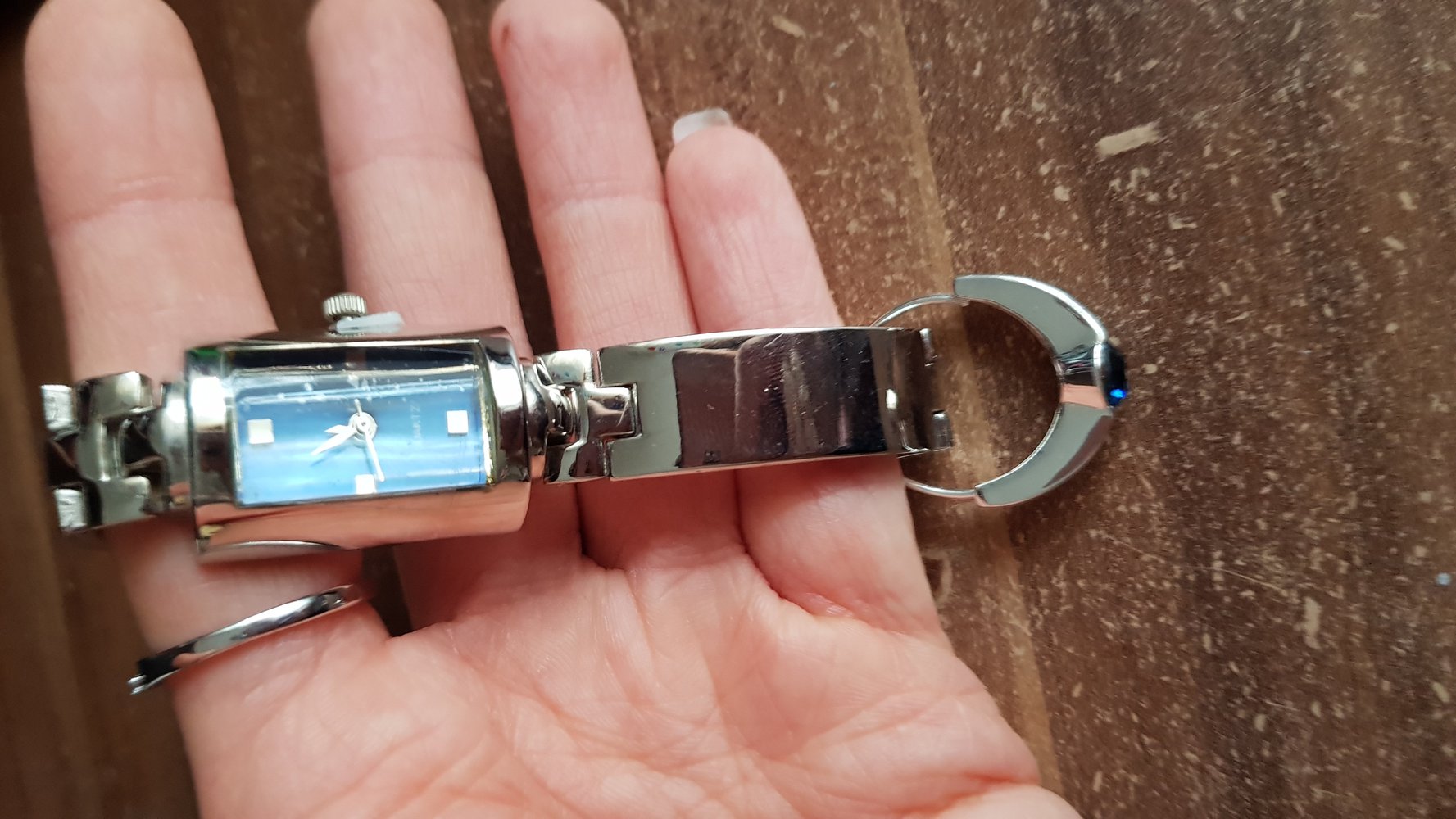Uhr mit passendem Ring 
