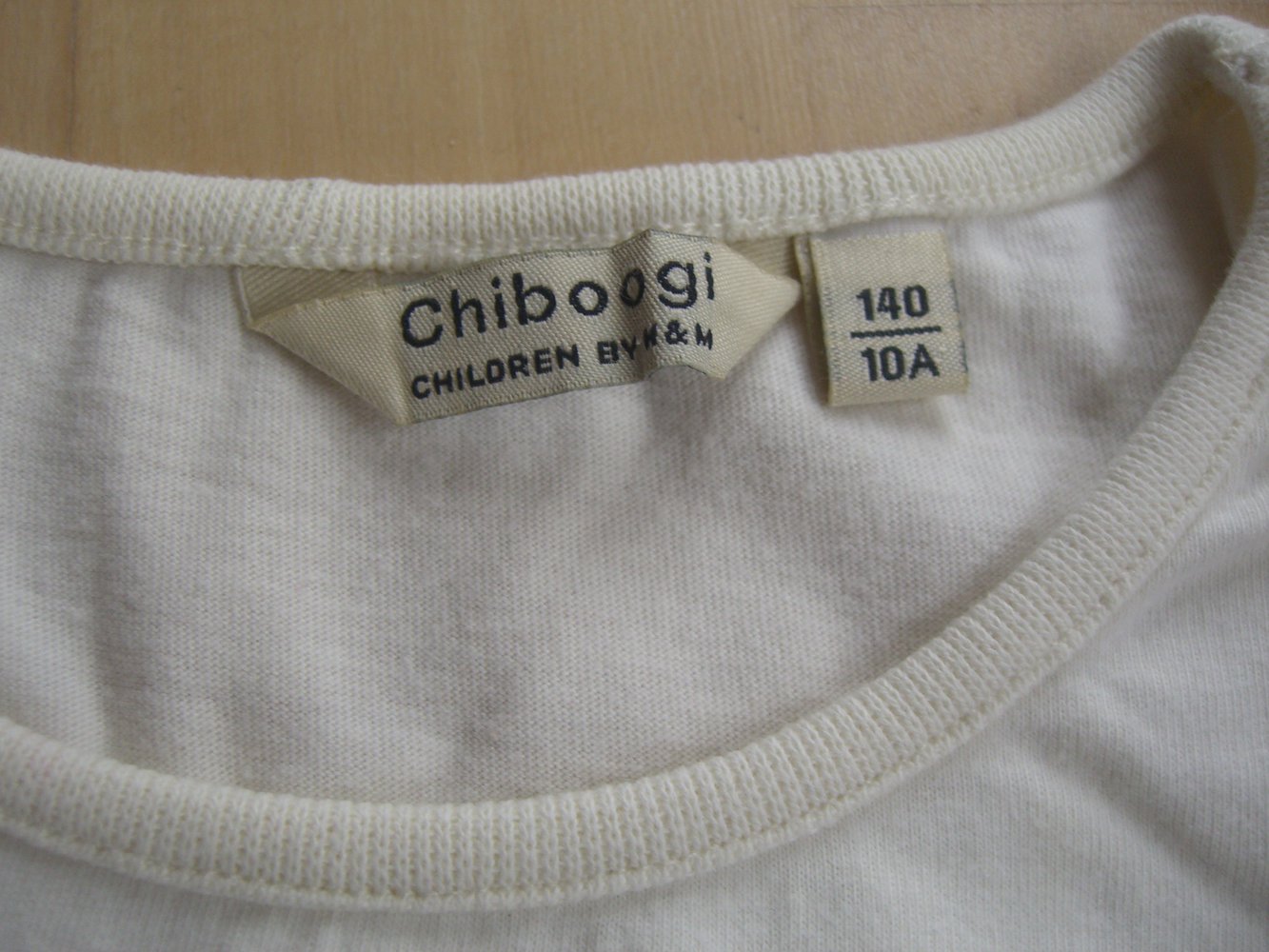 Süßes Langarmshirt mit bestickten Blumen