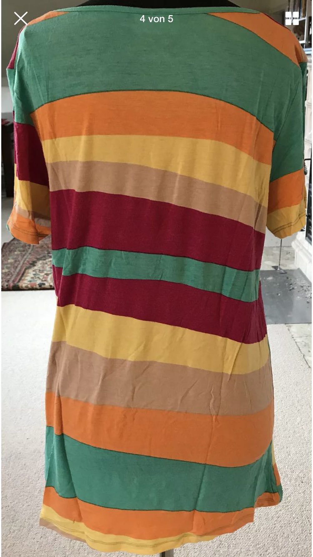 Buntes Shirt/Tunika Größe 48/50
Toll so einfach weißen oder schwarzen Basics – Kostenloser Versand!
