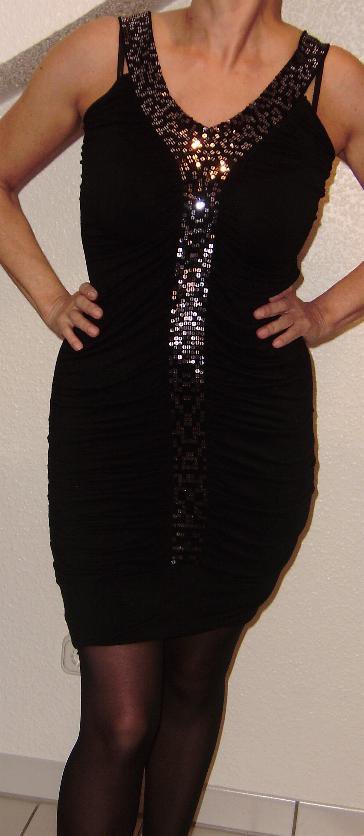 Schwarzes Gothic Kleid mit Raffung und Pailletten-Besatz Gr. ca. 38-42