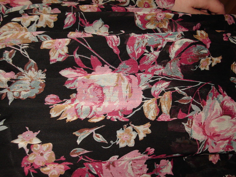 Gina Tricot Kleid Größe 42 schwarz mit Blumen