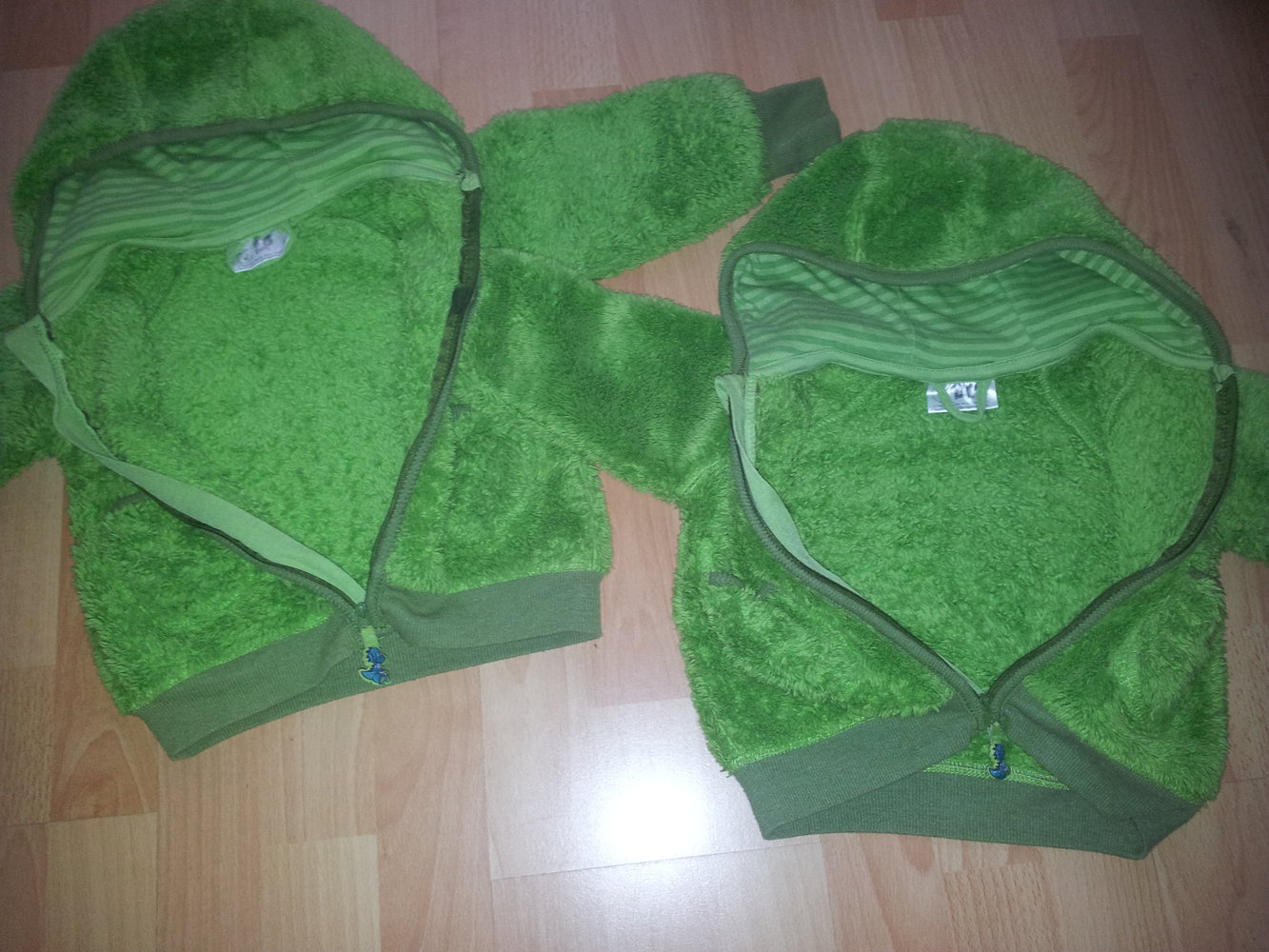  2x Kuscheljacke Plüschjacke Jacke grün Zwillinge