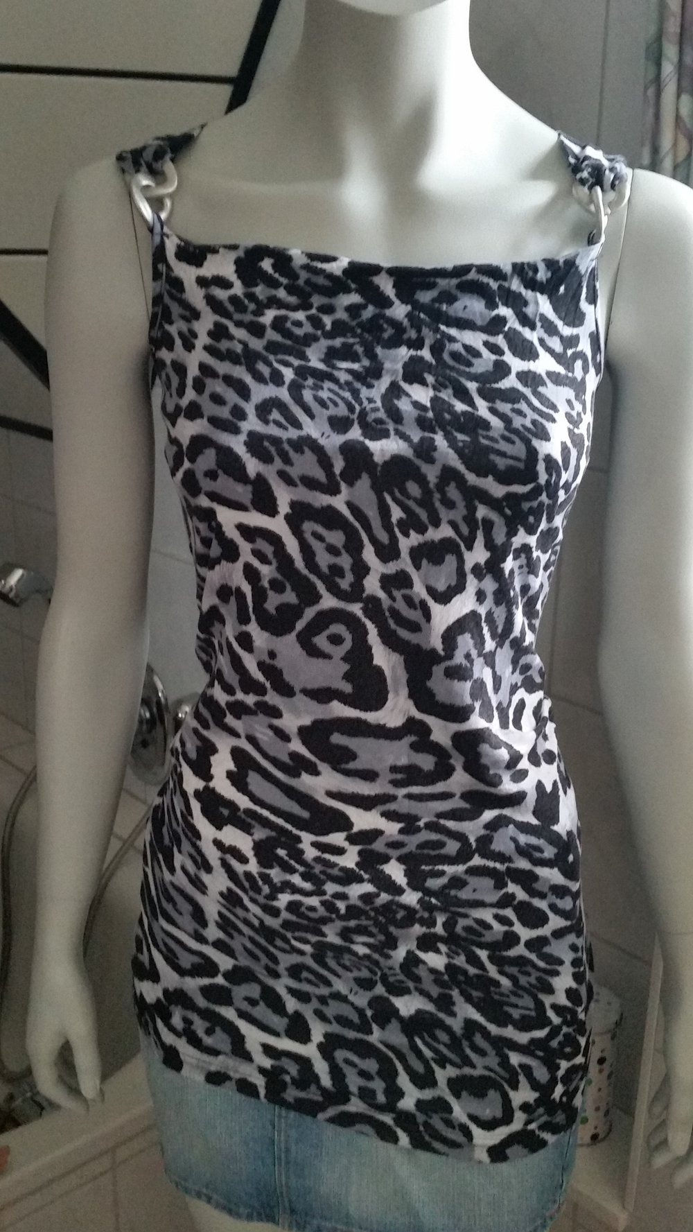 Leo long Top