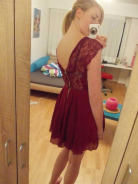 Hübsches Kleid von Elise Ryan