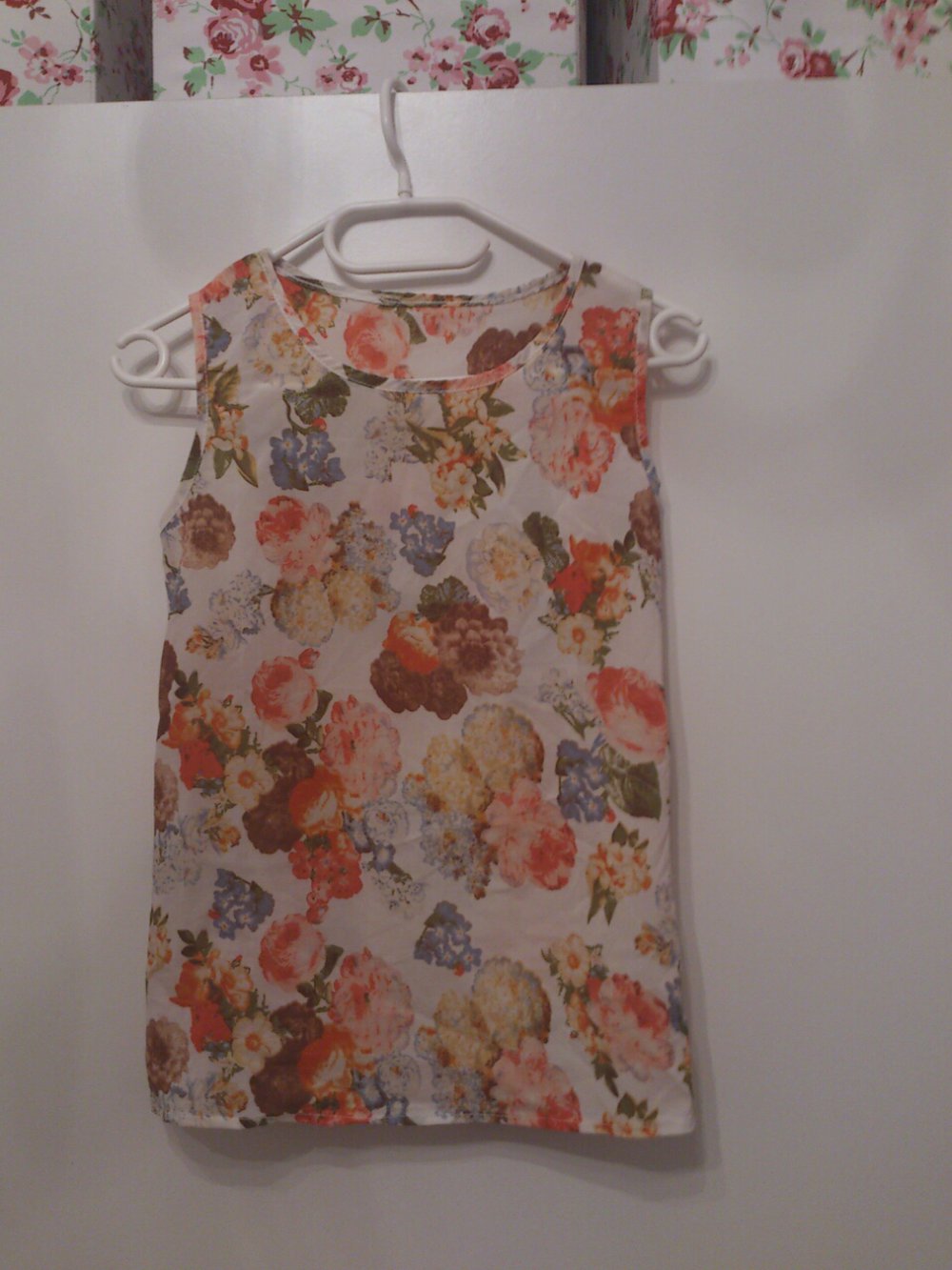 Blusentop mit Blumenmuster in herbstlichen Farben 