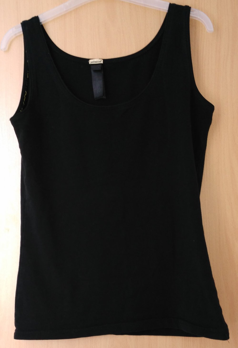 schwarzes Top